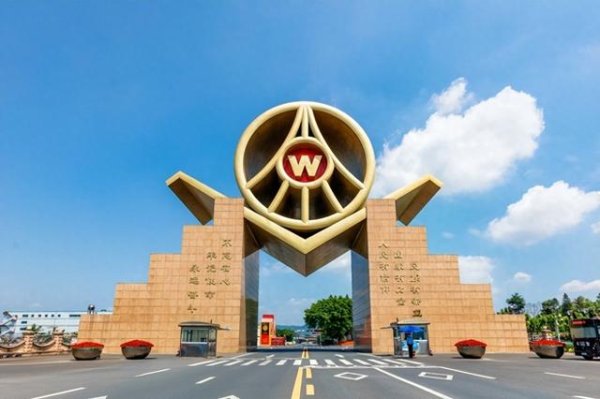 正规实盘股票配资平台 五粮液营收接近900亿, 十年增长步履坚定